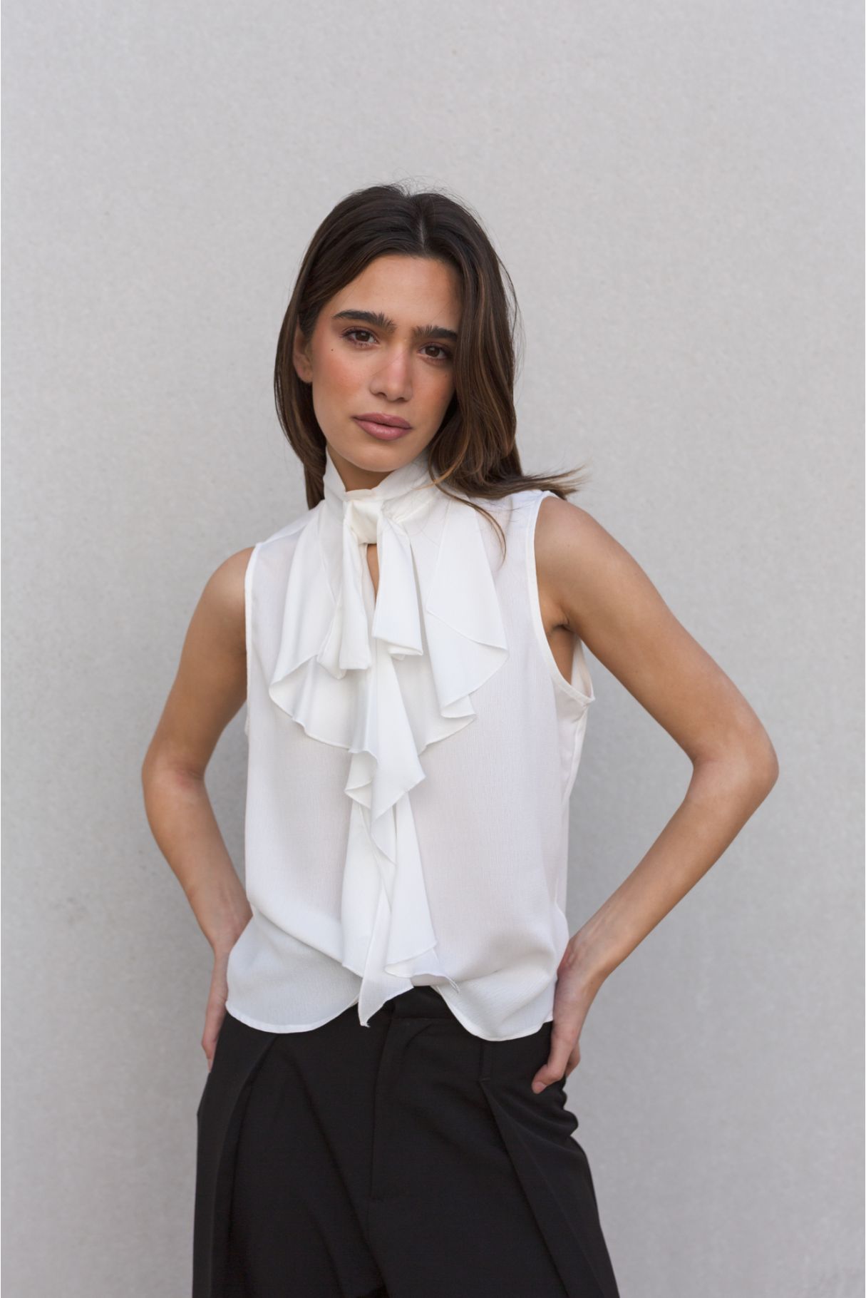 Cuerpo blanco con volantes y lazada - Zenda Couture