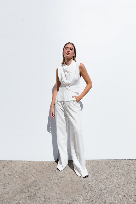 Cuerpo blanco con nudo delantero y cuello drapeado - Zenda Couture