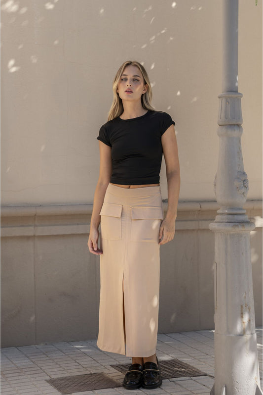 Falda midi beige con bolsillos cargo - Zenda Couture